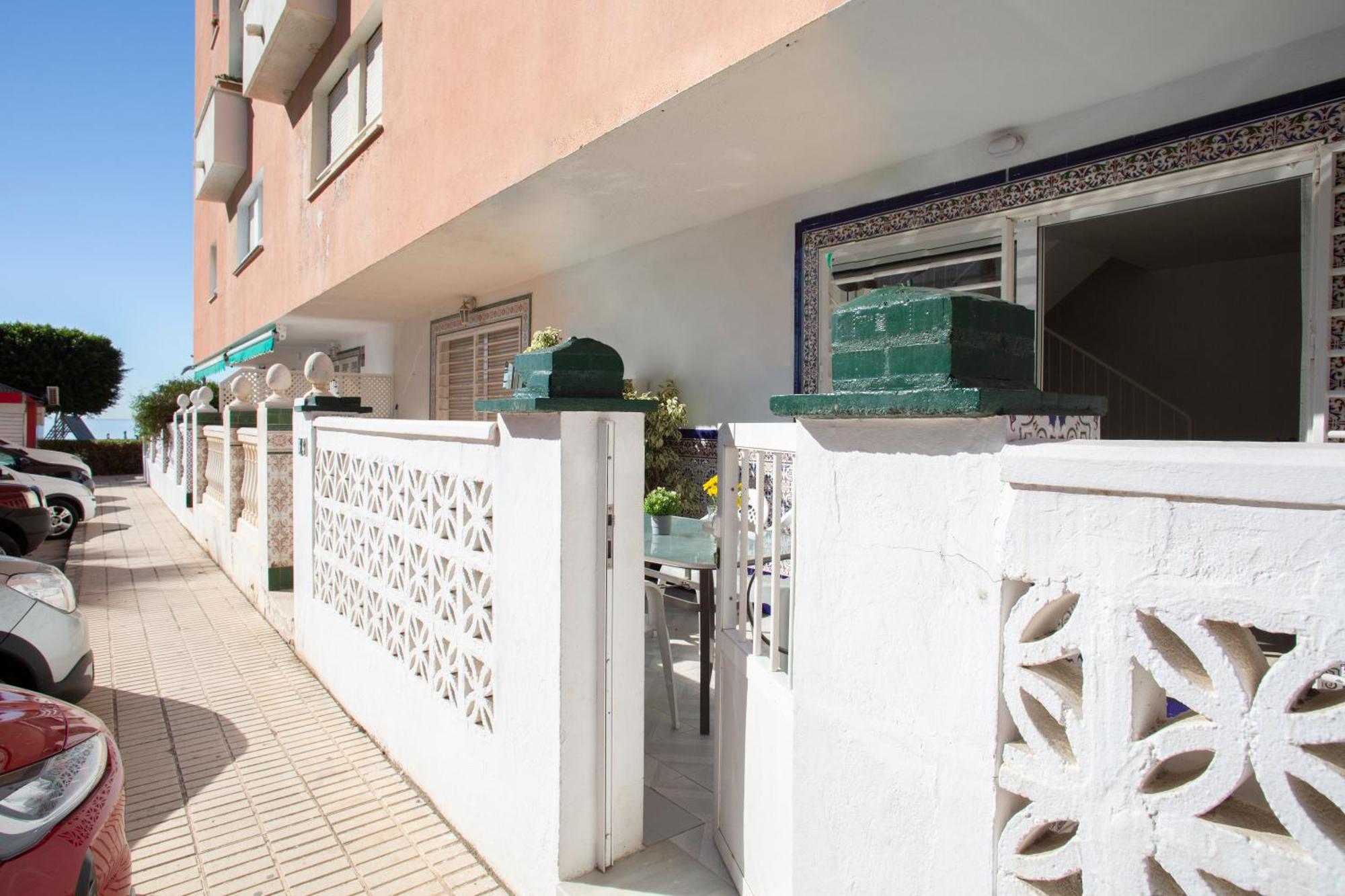 Bajo En Primera Linea - Cala Del Moral, Urbanizacion Calaflores La Cala Del Moral Экстерьер фото