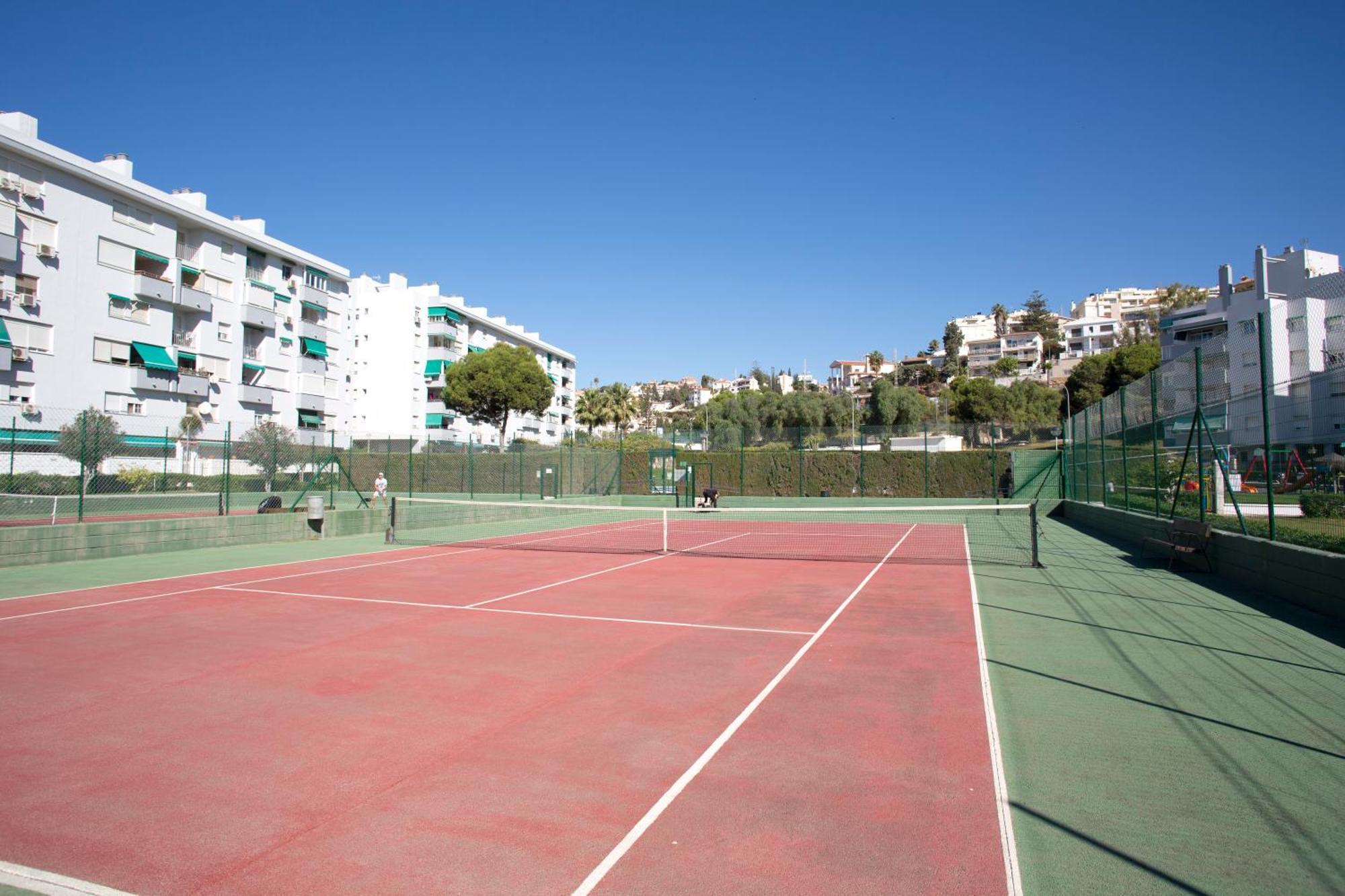 Bajo En Primera Linea - Cala Del Moral, Urbanizacion Calaflores La Cala Del Moral Экстерьер фото